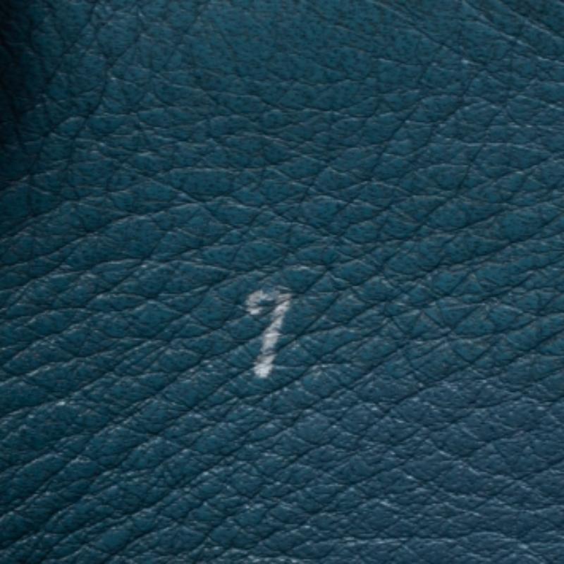 Mocassini con fiocco in pelle scamosciata blu chiaro di Tod's Taglia 41 in vendita 1