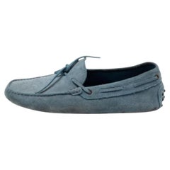 Mocassini con fiocco in pelle scamosciata blu chiaro di Tod's Taglia 41