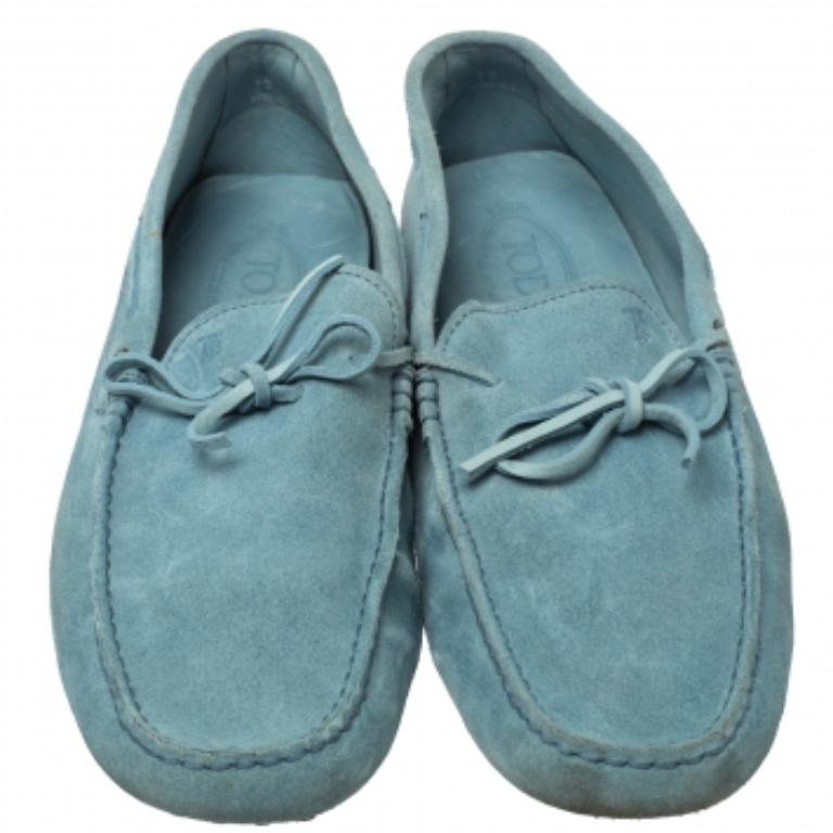 Tod's Light Blue Suede Bow Slip On  Loafers Size 44.5 In Fair Condition For Sale In Dubai, Al Qouz 2