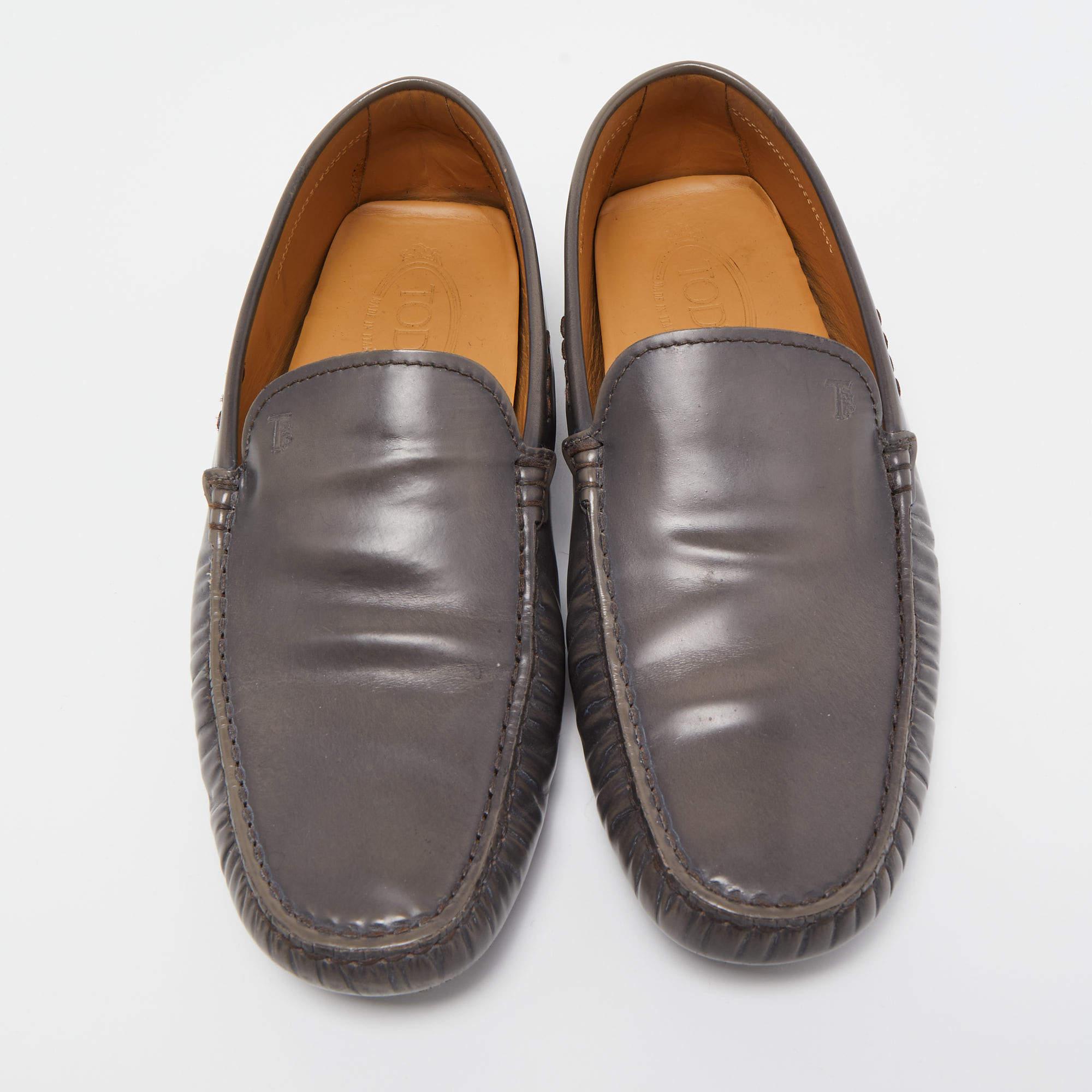 Gray Tod's Light Brown Leather Slip On Loafers Size 41.5 For Sale