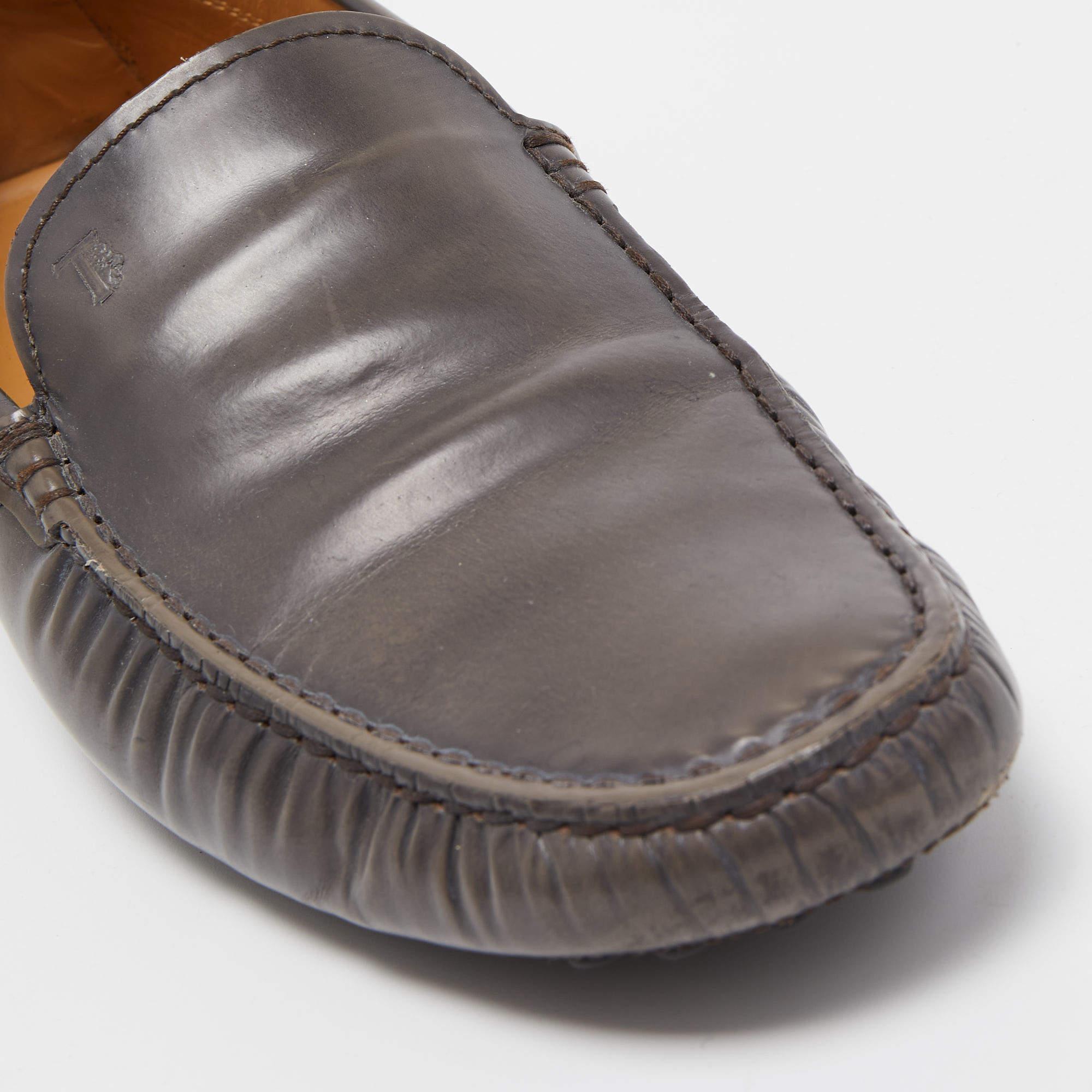 Tod's Light Brown Leather Slip On Loafers Size 41.5 For Sale 2