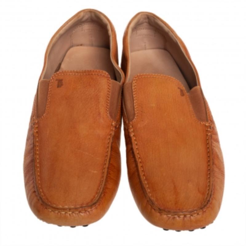 Tods Light Brown Leather Slip On Loafers Size 44.5 In Good Condition For Sale In Dubai, Al Qouz 2