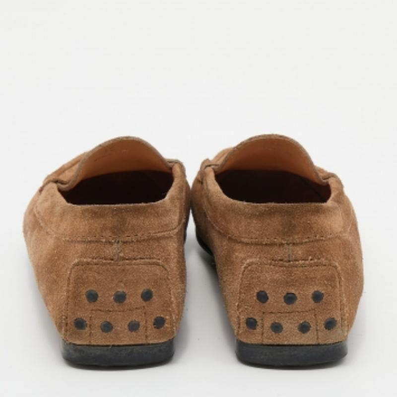 Tod's Light Brown Suede Slip On Loafers Size 35 en vente 1