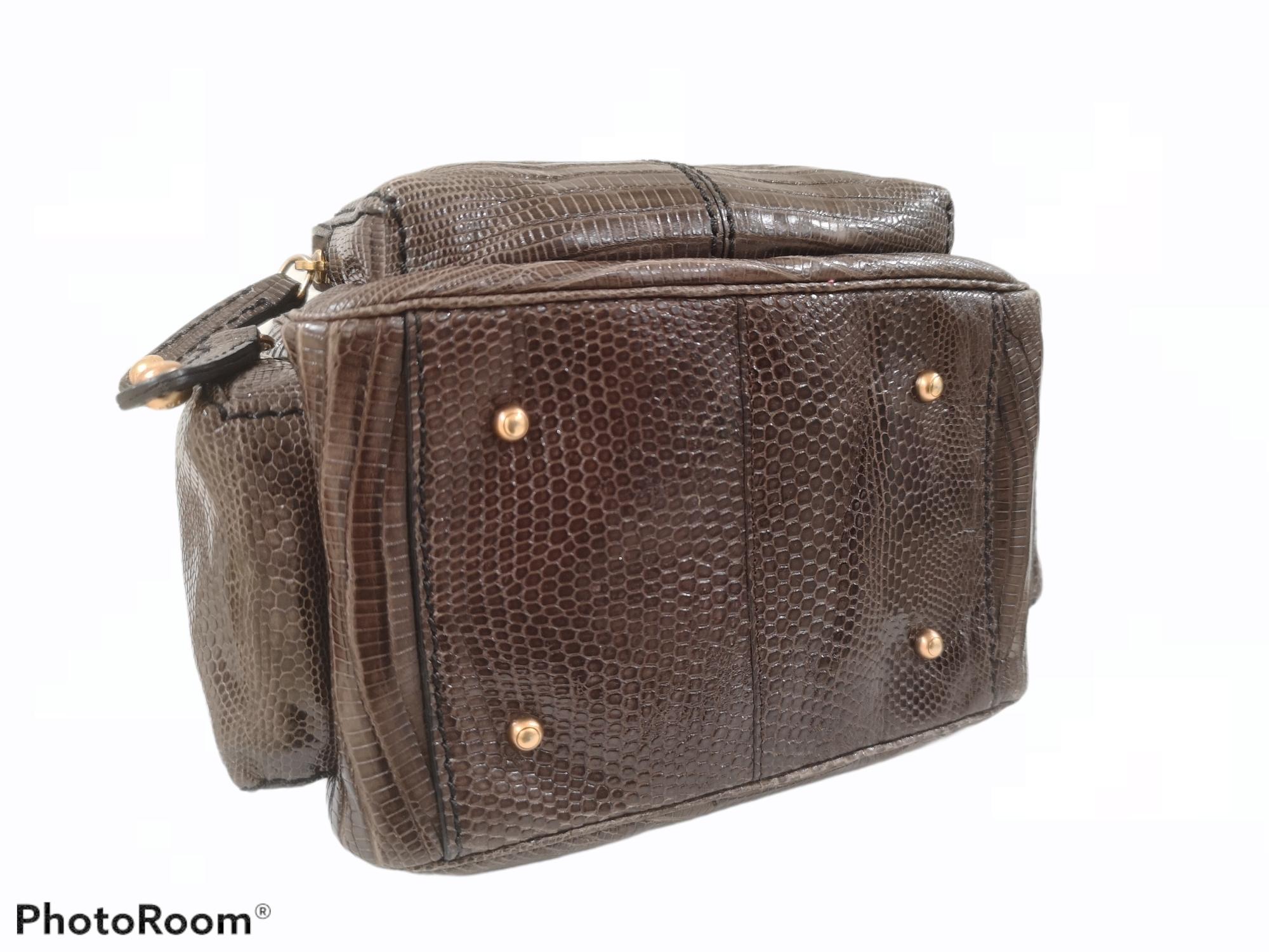 Black Tod's Lizard gold tone hardware handle shoulder bag  For Sale