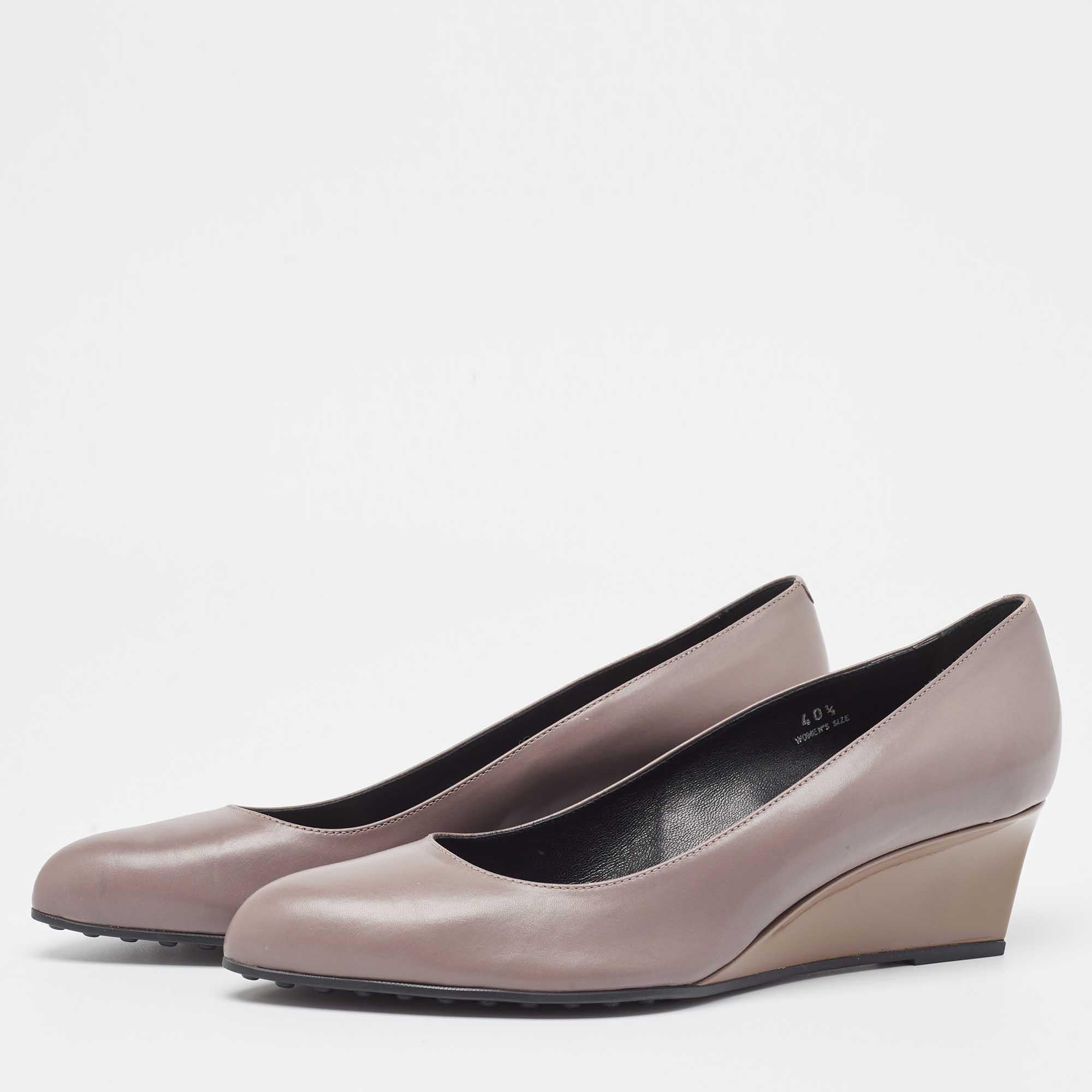 These timeless designer shoes are meant to last you season after season. They have a comfortable fit and high-quality finish.