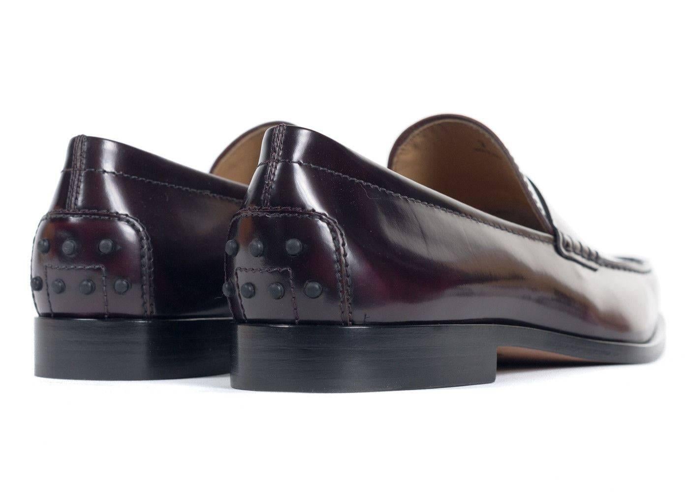 TOD'S Mens Burgundy Boston Polished Leather Penny Loafers In New Condition In Brooklyn, NY