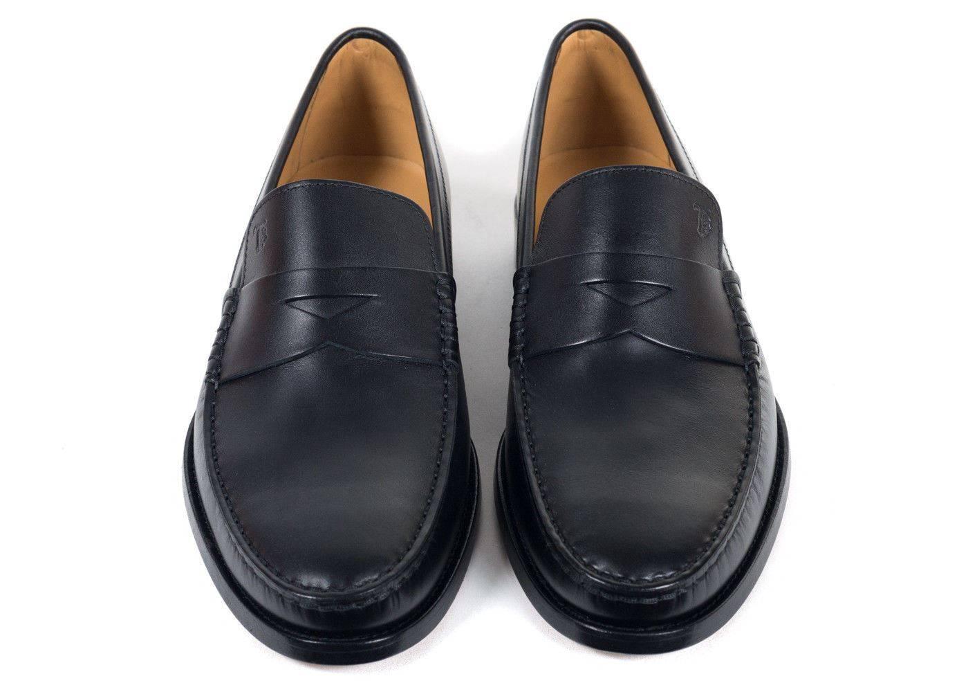 Tod's Men's Classic Black Leather Penny Loafers In New Condition In Brooklyn, NY