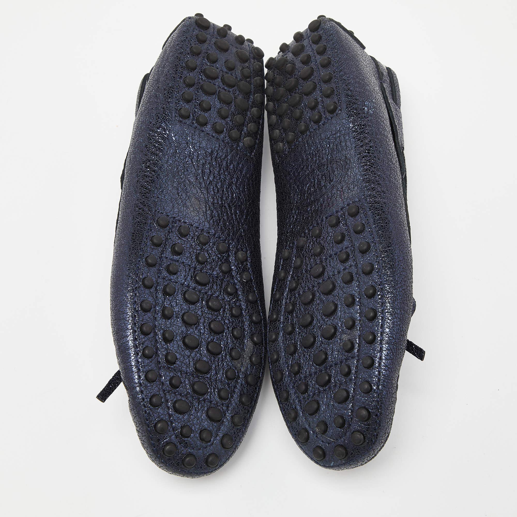 Tod's Metallic Blue Foil Leather Gommino Bow Slip On Loafers Size 36.5 For Sale 1