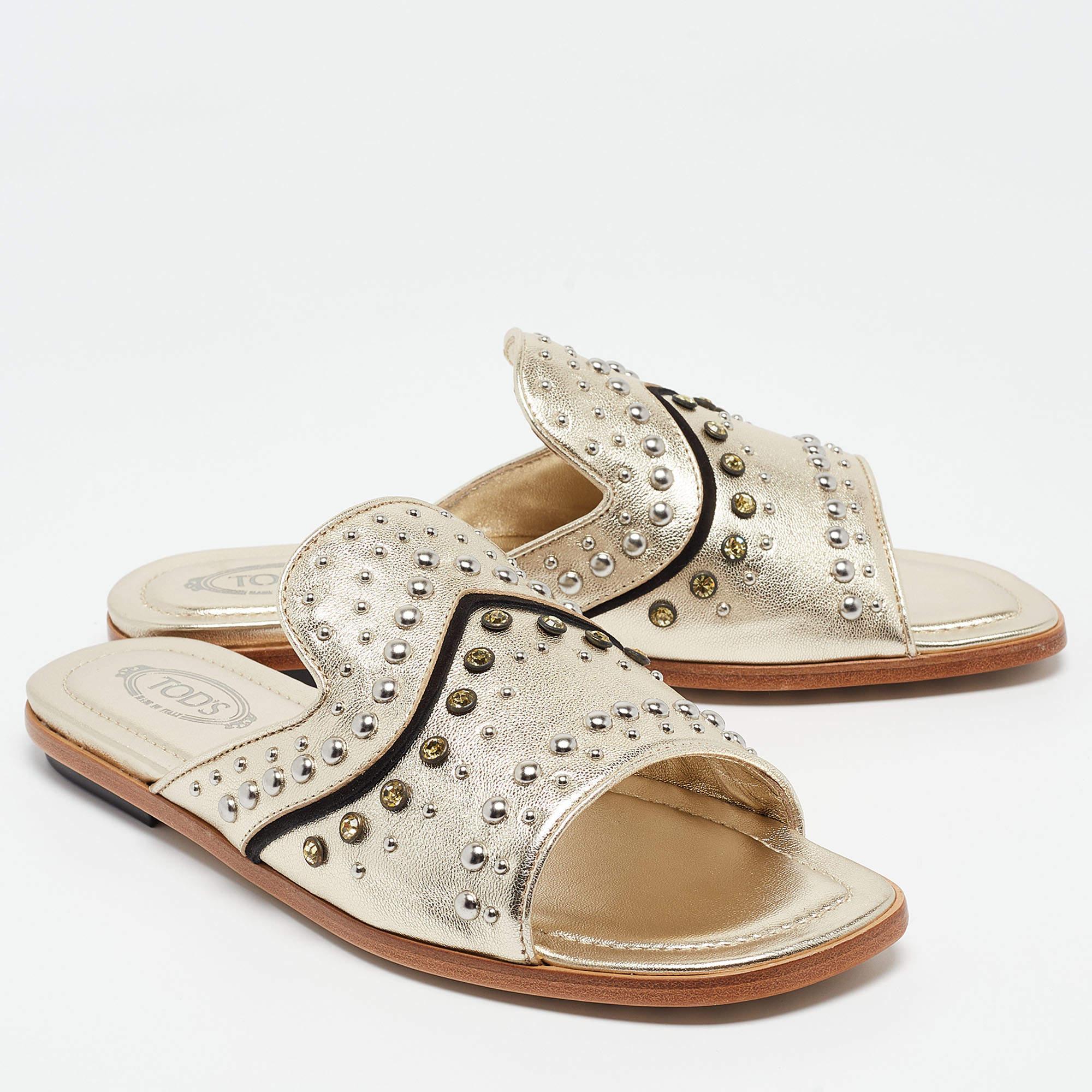 Women's Tod's Metallic Gold Leather Studded Embellished Flat Slides Size 37.5 For Sale