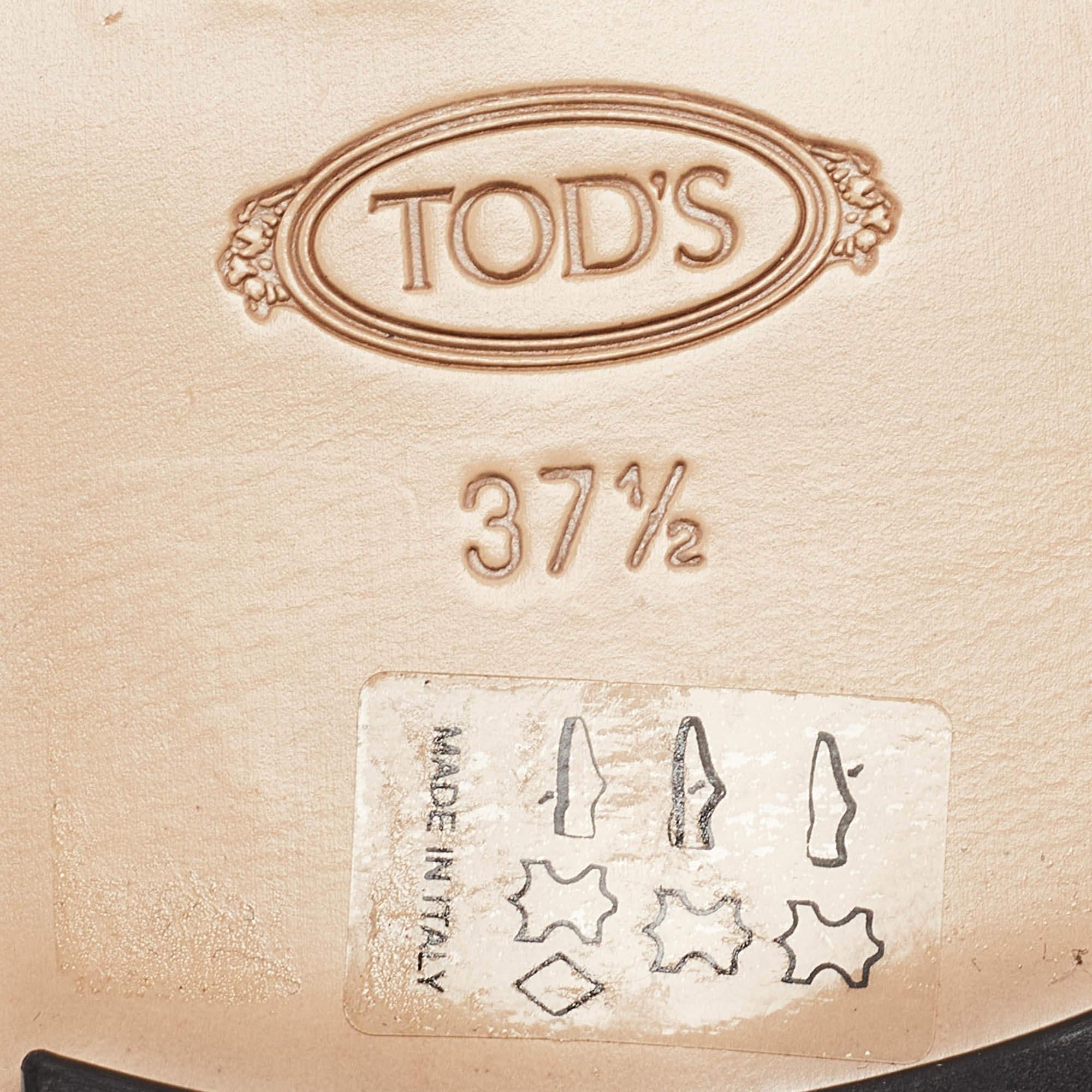 Tod's Metallic Gold Leather Studded Embellished Flat Slides Size 37.5 For Sale 4