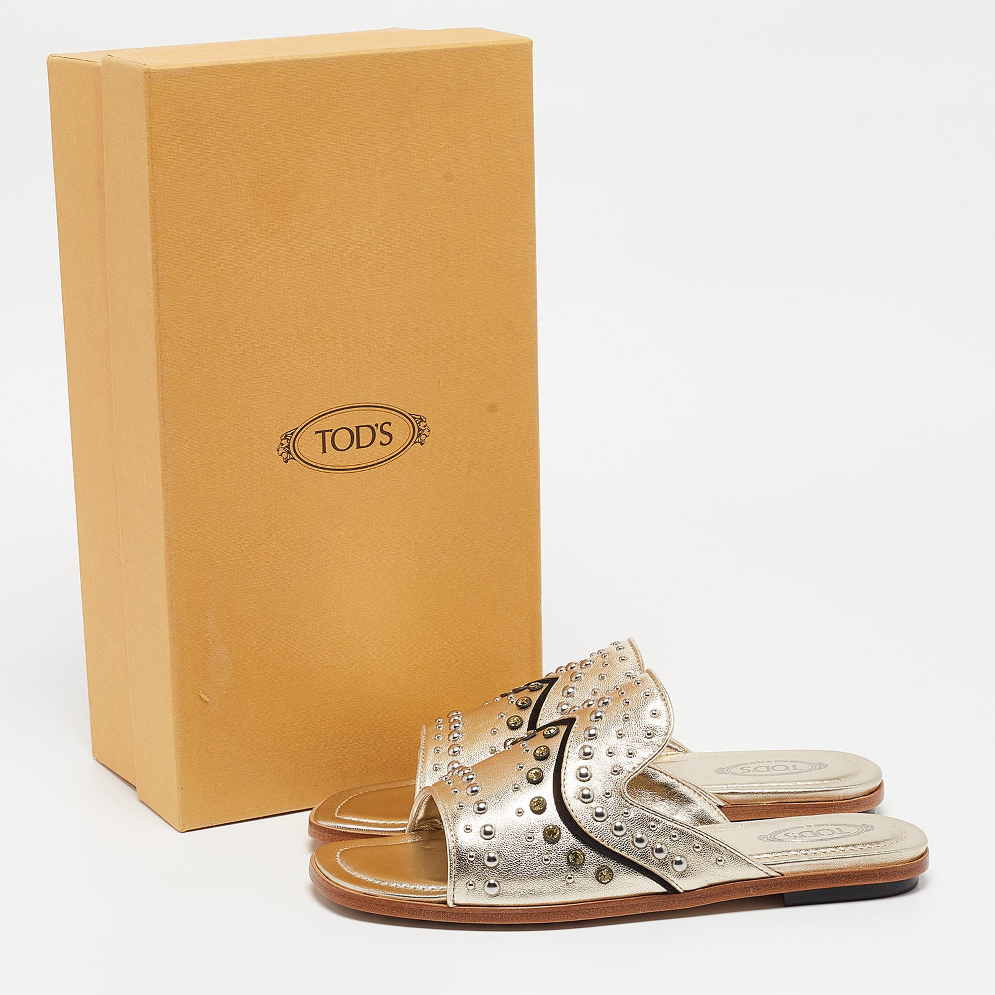 Tod's Metallic Gold Leather Studded Embellished Flat Slides Size 37.5 For Sale 5