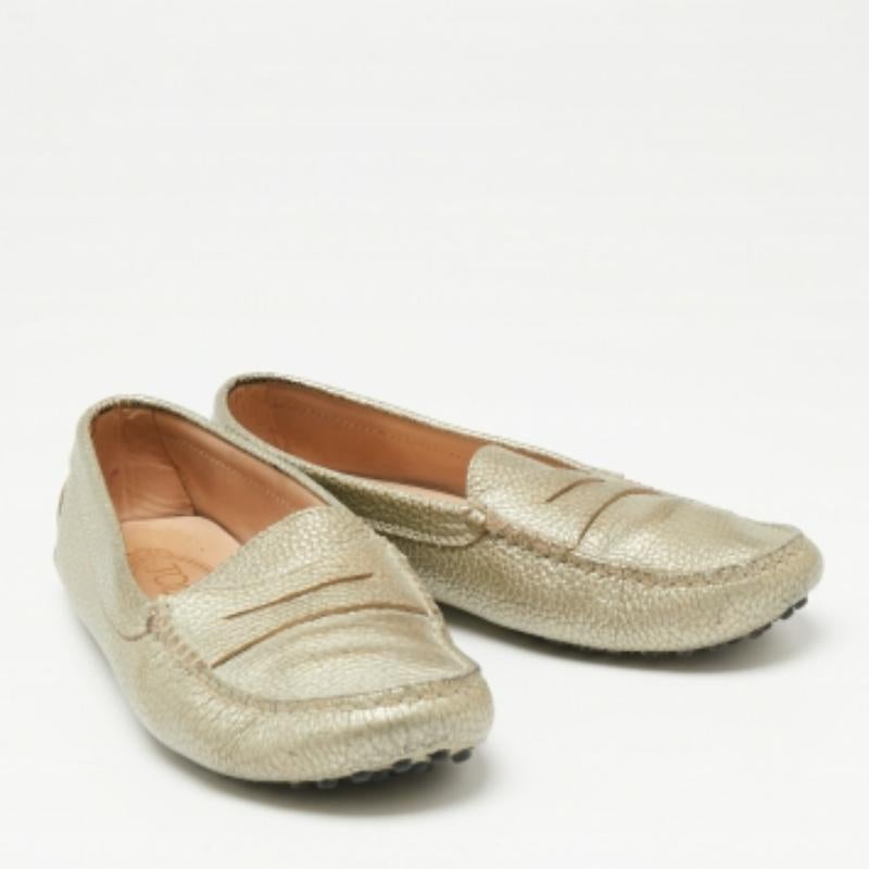 Donna Mocassini Tod's in pelle grigia metallizzata misura 36,5 in vendita