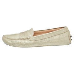Mocassini Tod's in pelle grigia metallizzata misura 36,5