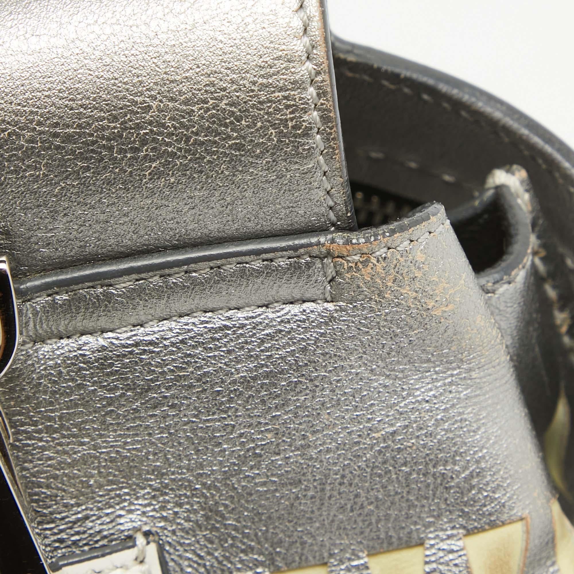 Tod's Metallic Grau/Weiß Leder Wave Laser Top Handle Bag aus Leder 2