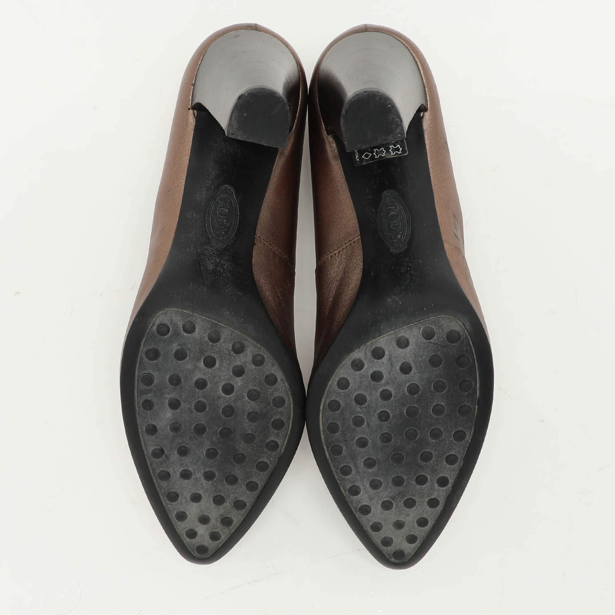 Tod's Metallic Leather Block Heel Pumps Size 40 For Sale 1