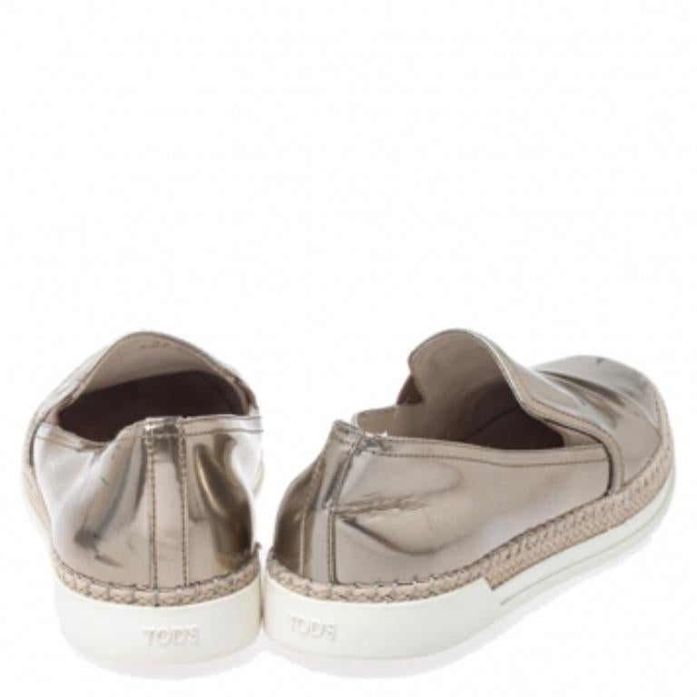 Tod's Metallic Roségold Lackleder Slip On Espadrilles Turnschuhe Größe 37,5 Damen im Angebot