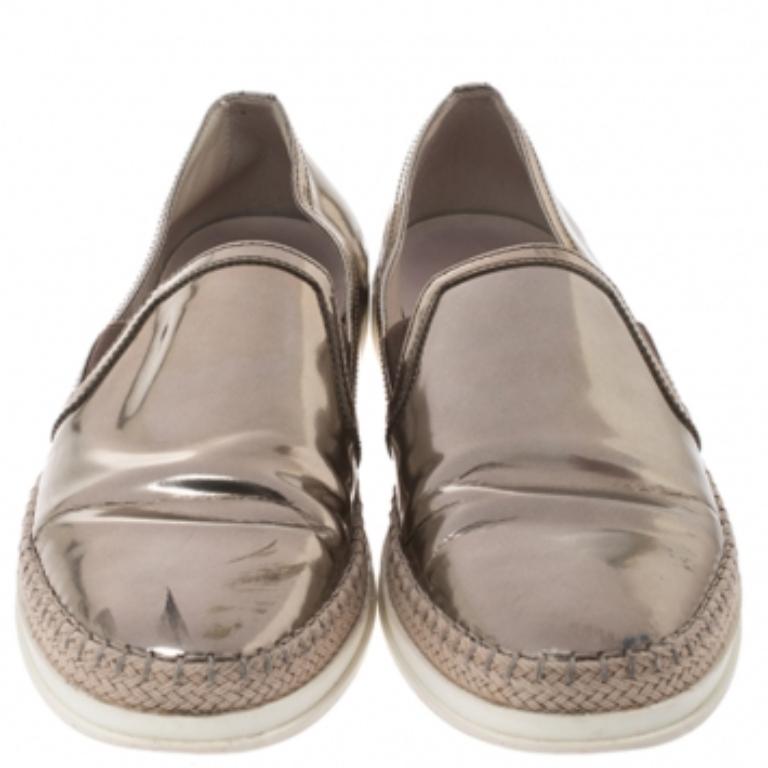Tod's Metallic Roségold Lackleder Slip On Espadrilles Turnschuhe Größe 37,5 im Angebot 1