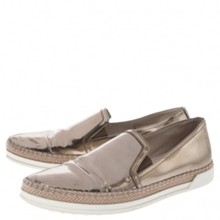 Tod's Metallic Roségold Lackleder Slip On Espadrilles Turnschuhe Größe 37,5 im Angebot 2