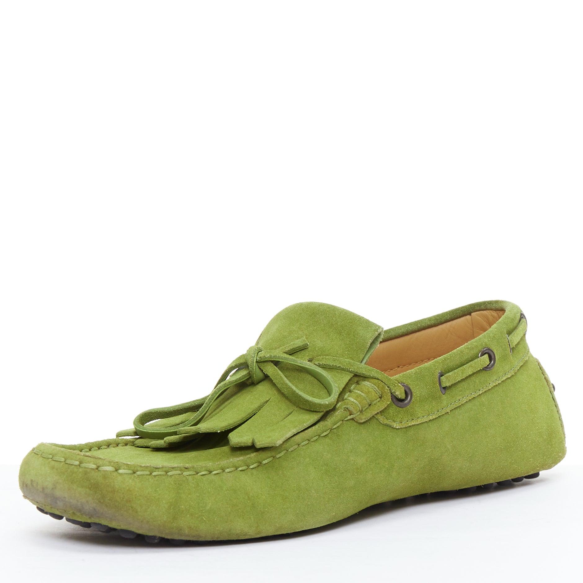 Tod's moss green suede leather fringe tongue dot sole driving loafer UK7 EU41 In condizioni buone in vendita a Hong Kong, NT