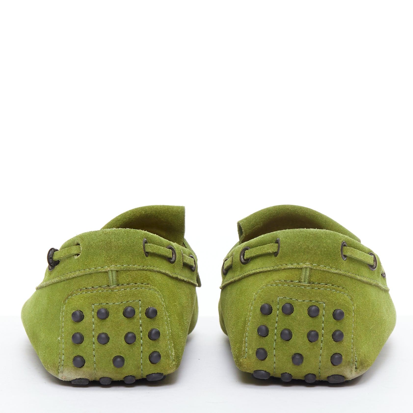 Uomo Tod's moss green suede leather fringe tongue dot sole driving loafer UK7 EU41 in vendita
