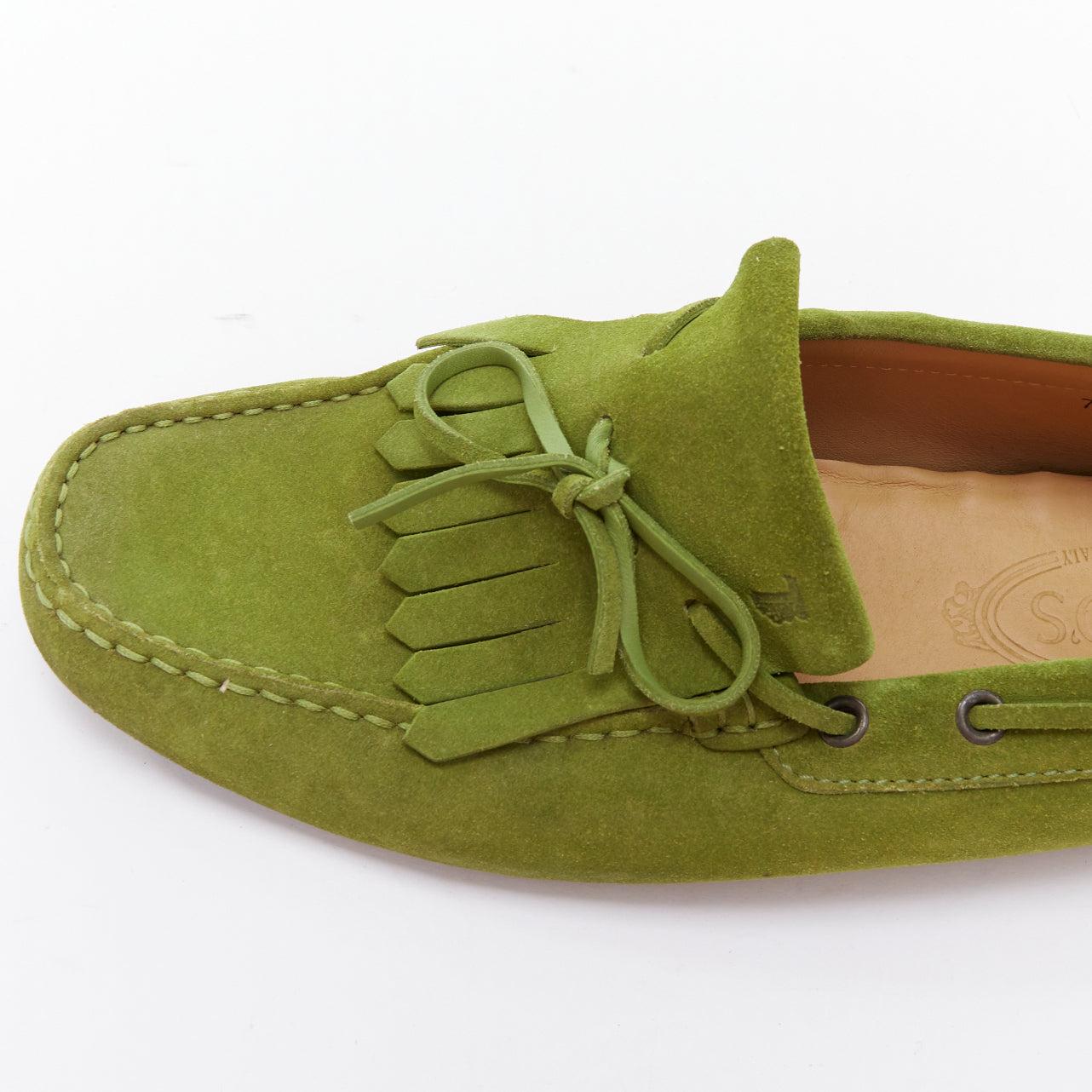 Tod's moss green suede leather fringe tongue dot sole driving loafer UK7 EU41 in vendita 2