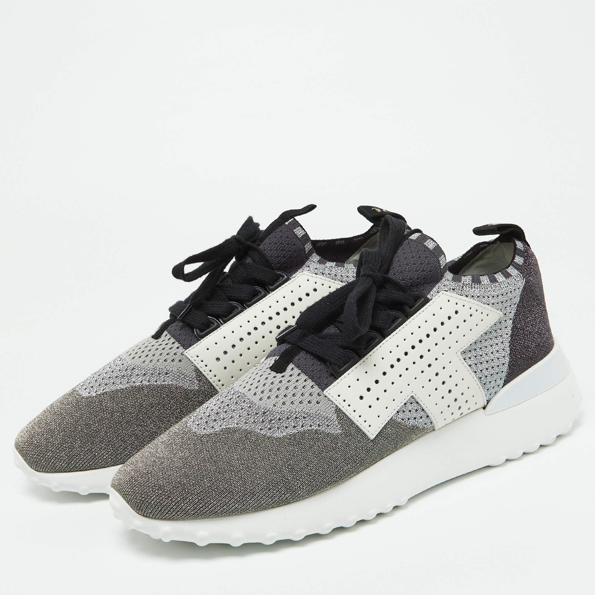 Add a statement appeal to your outfit with these sneakers. Made from premium materials they feature lace up vamps and relaxing footbeds. The durable sole of this pair aims to provide you with everyday ease.