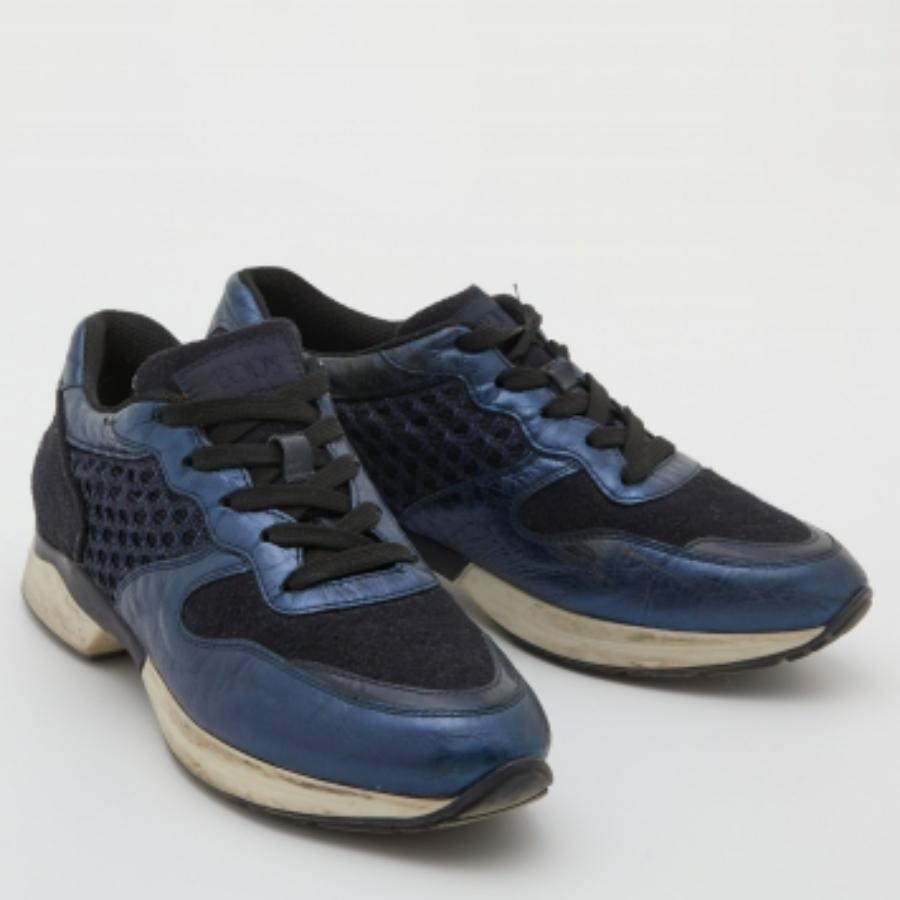 Tod's Marineblaue/Schwarze Turnschuhe aus Leder und Mesh mit niedrigem Oberteil Größe 37,5 im Angebot 1