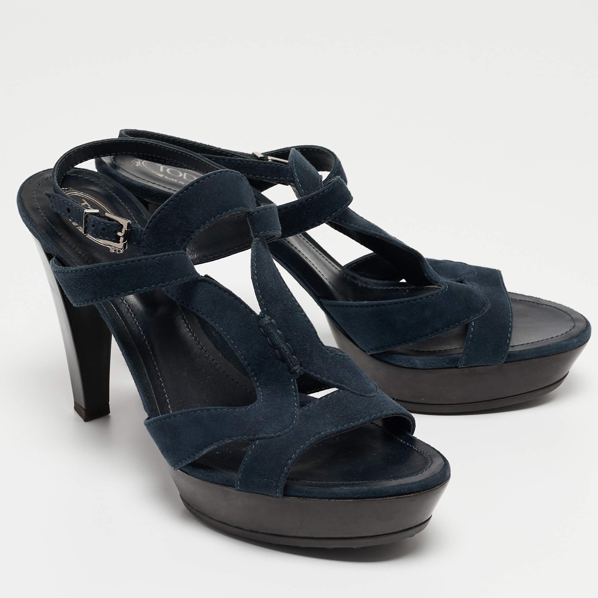 Tod's Marineblau Ausschnitt Wildleder Plateau Sandalen Größe 40 im Zustand „Gut“ im Angebot in Dubai, Al Qouz 2