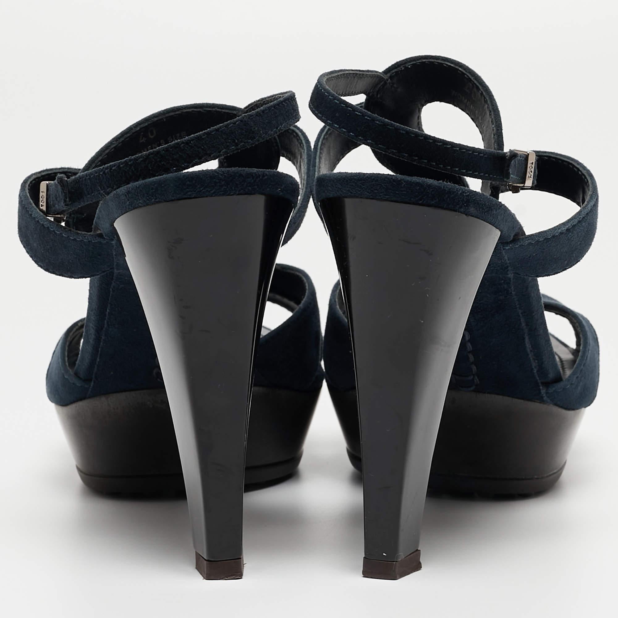 Tod's Marineblau Ausschnitt Wildleder Plateau Sandalen Größe 40 Damen im Angebot