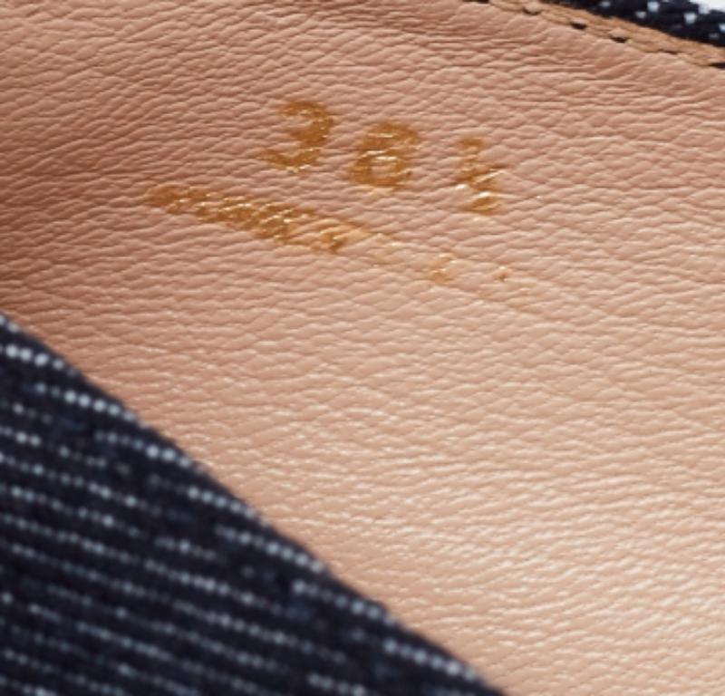 Noir Tod's Espadrilles cloutées bleu marine taille 36,5 en vente