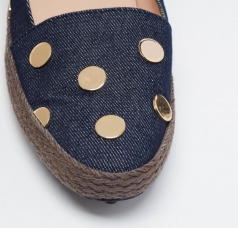 Tod's Espadrilles cloutées bleu marine taille 36,5 en vente 1