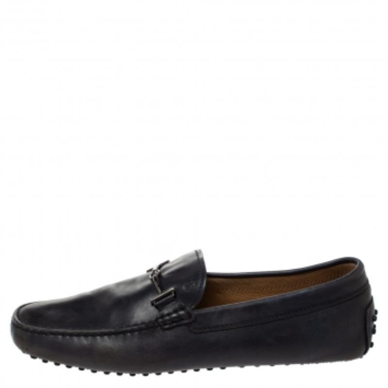 Tod's Marineblaue Leder Double T Bit Loafers Double T Bit Loafers Größe 45 im Zustand „Relativ gut“ im Angebot in Dubai, Al Qouz 2