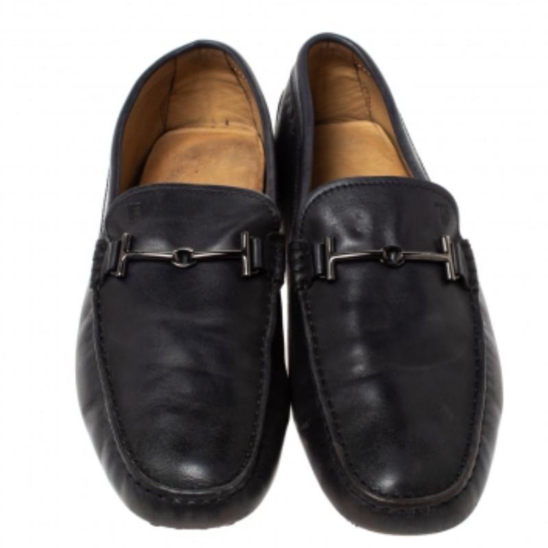Tod's Marineblaue Leder Double T Bit Loafers Double T Bit Loafers Größe 45 im Angebot 1