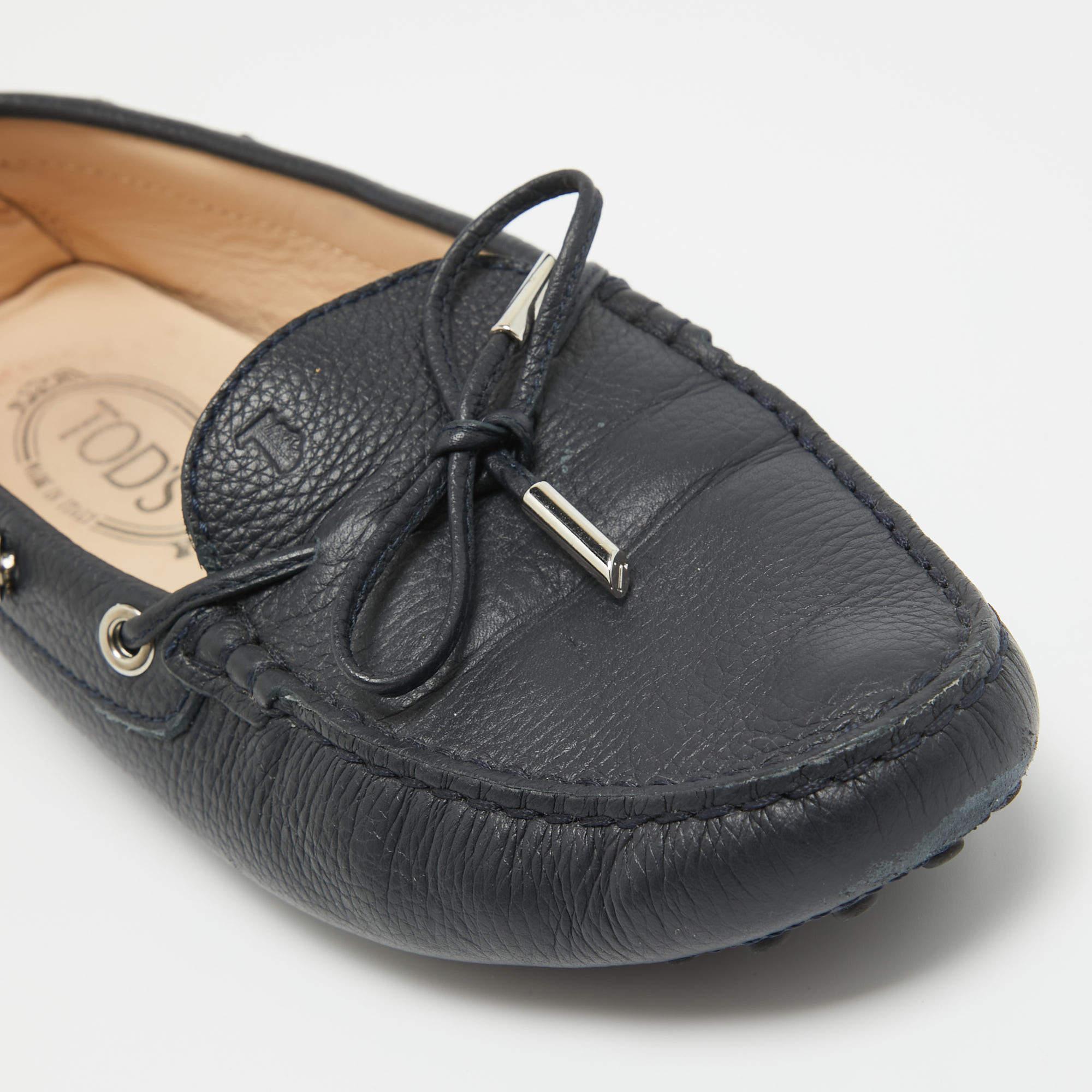 Tod's Navy Blue Leather Gommino Loafers Size 39.5 For Sale 2