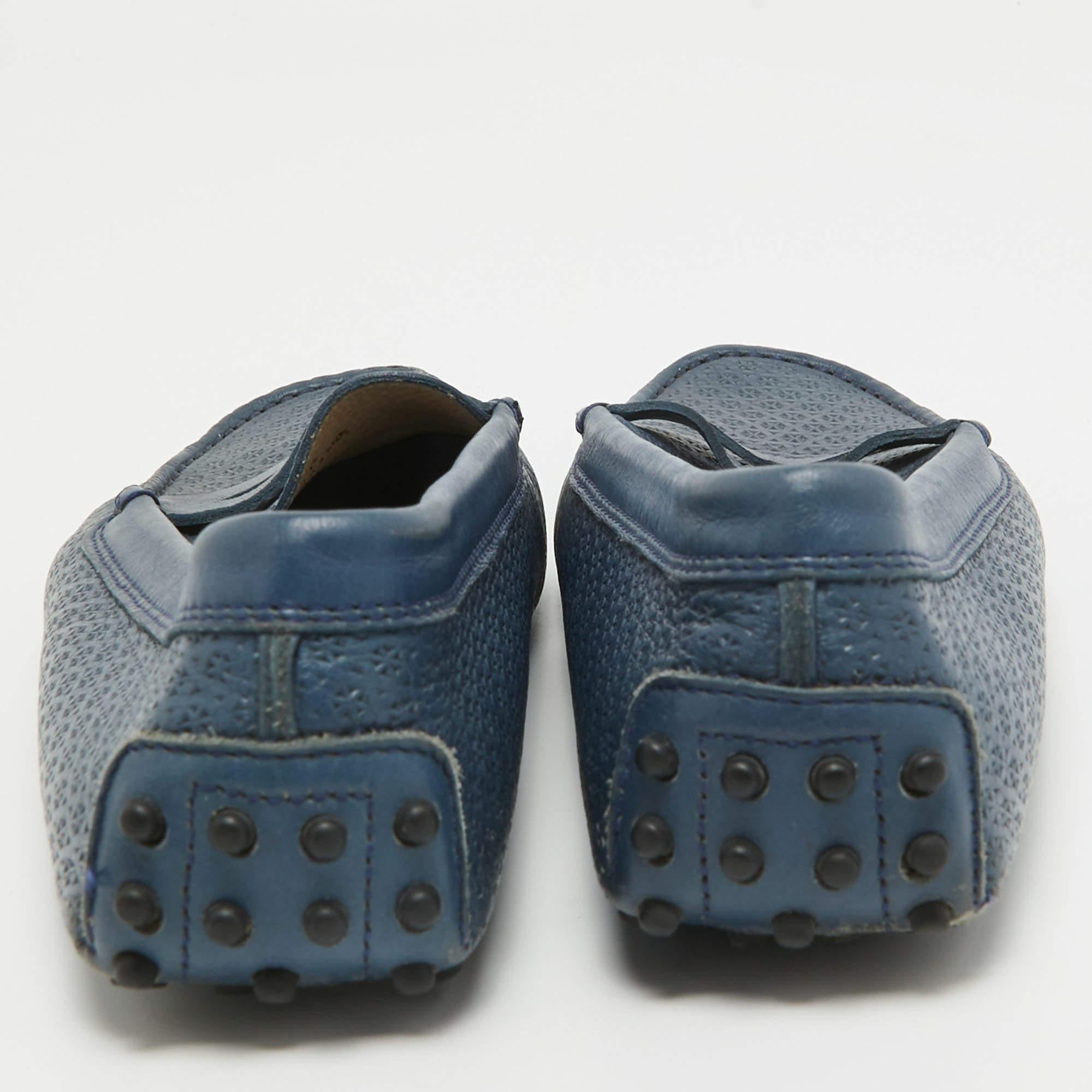Donna Mocassini Tod's in pelle blu navy con taglio laser taglia 38 in vendita