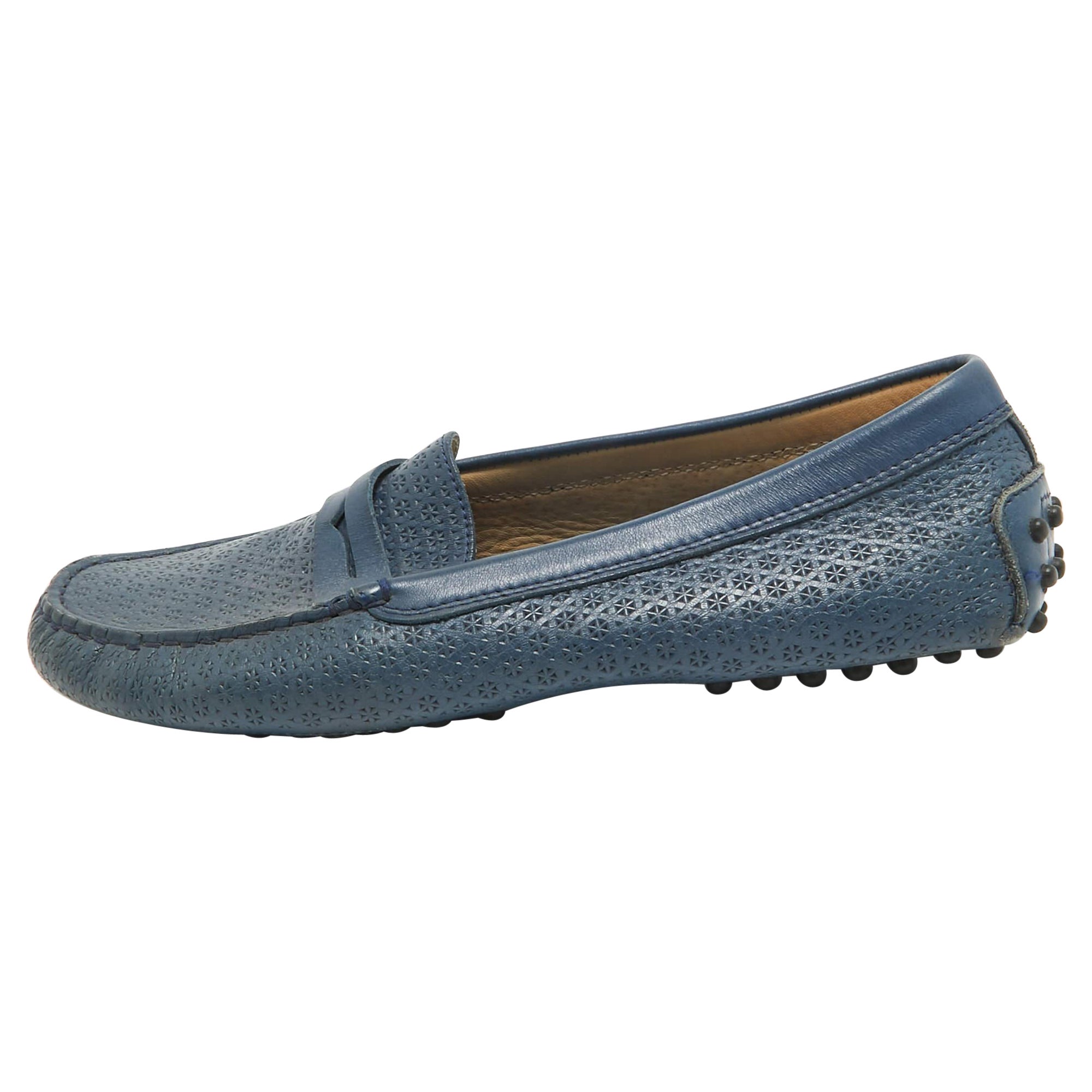 Mocassini Tod's in pelle blu navy con taglio laser taglia 38