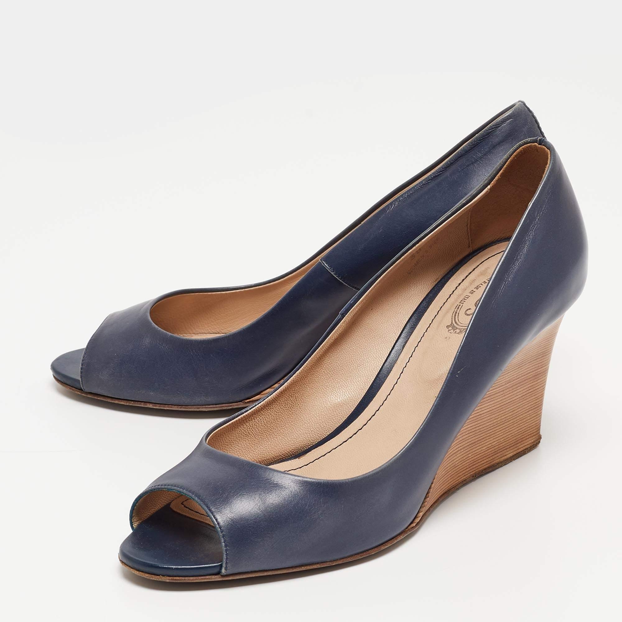 Wonderfully crafted shoes added with notable elements to fit well and pair perfectly with all your plans. Make these designer pumps yours today!