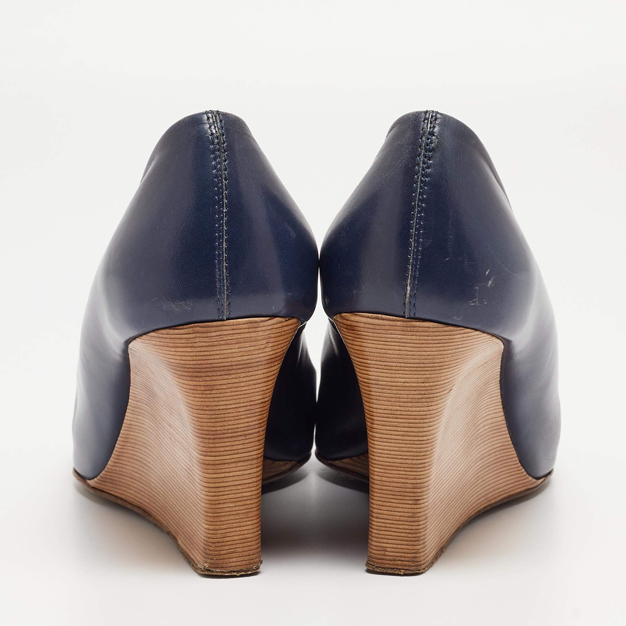Women's Tod's Navy Blue Leather Peep Toe Wedge Pumps Size 38 For Sale