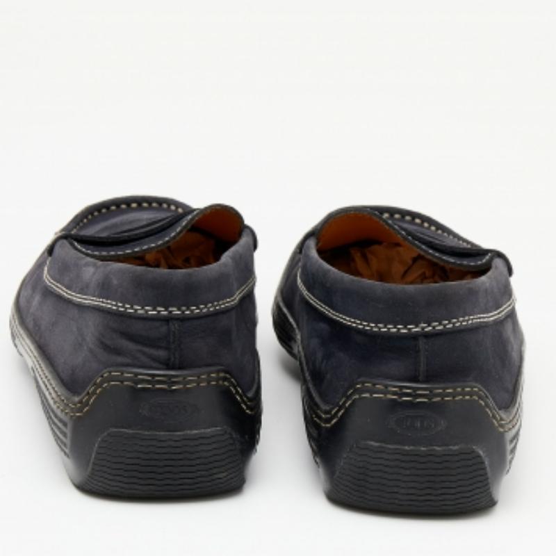 Tod's Marineblauer Nubuck Leder Penny Slip On Loafers Slip On Loafers Größe 40 im Angebot 1
