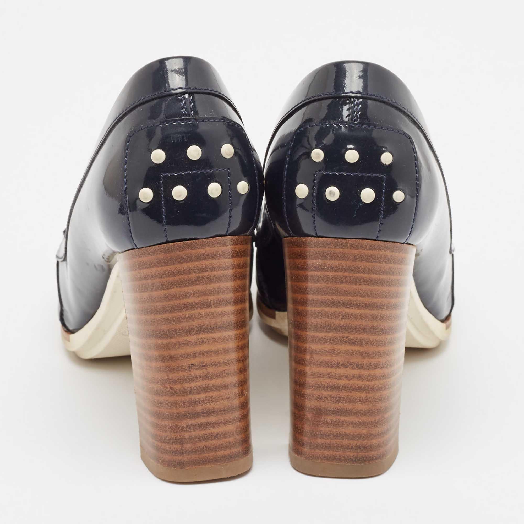 Tod's Marineblaue Lackleder-Pumps mit Blockabsatz und Absatz Größe 39,5 Damen im Angebot
