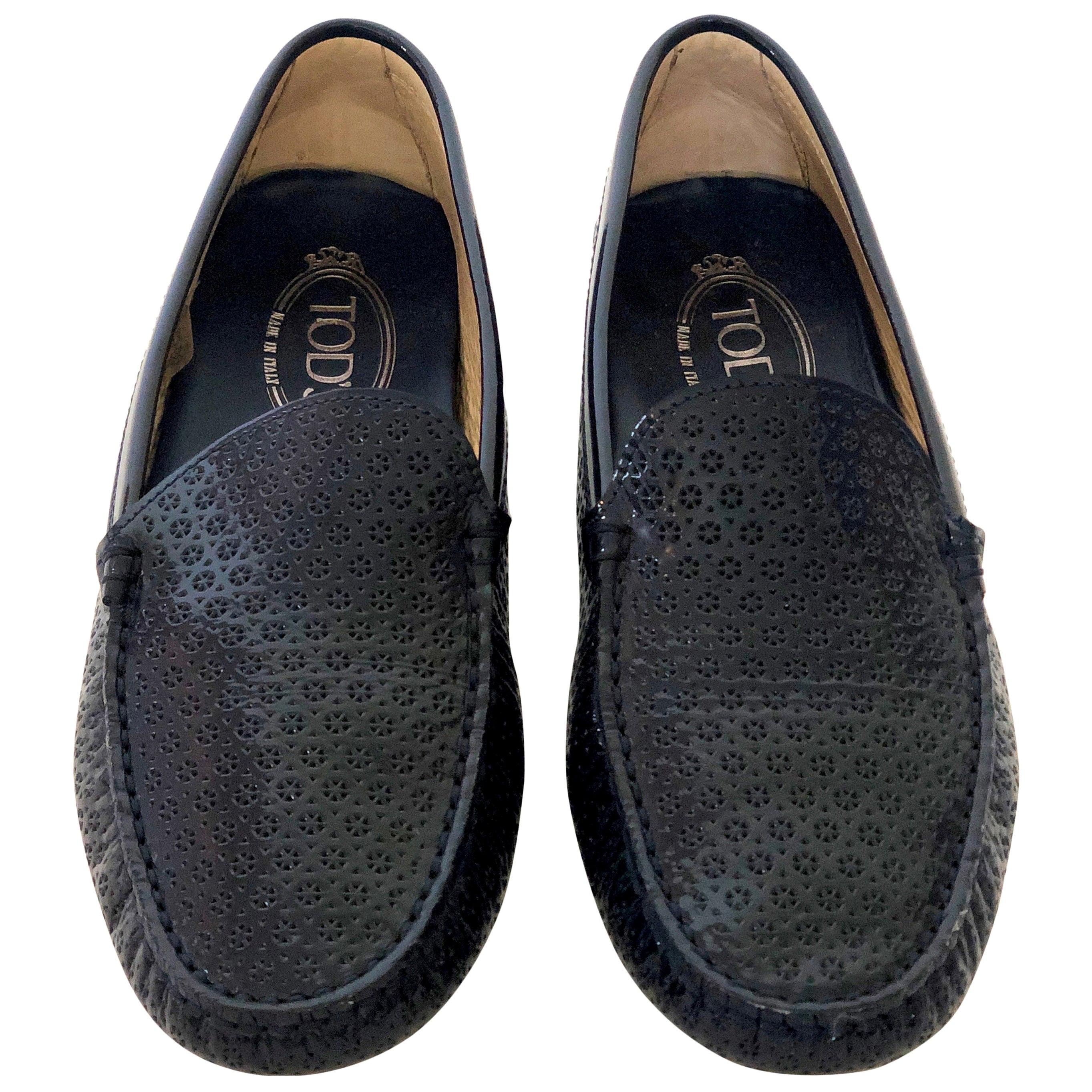 Tod's Navy Blue Patent Perforated Flower Pattern Driver / Moccasin Shoes  For Sale