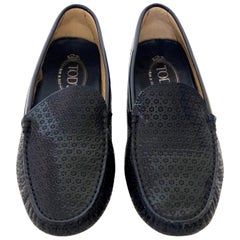 Tod's Navy Blue Patent Perforated Flower Pattern Driver / Moccasin Shoes 