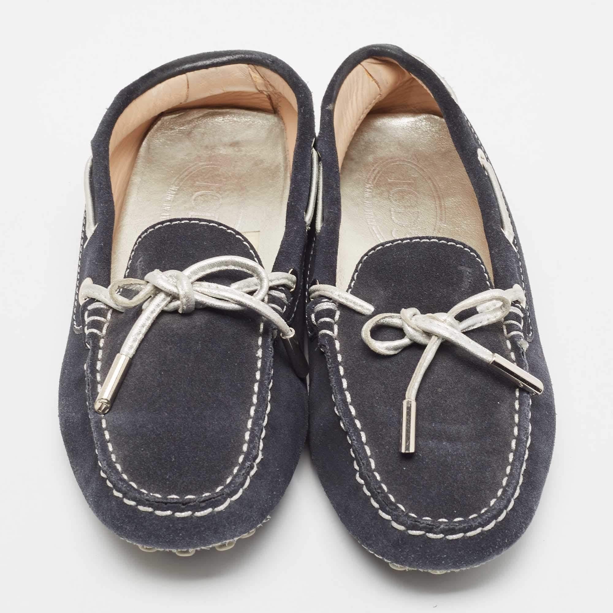Black Tod's Navy Blue  Suede Bow Loafers Size 36 For Sale