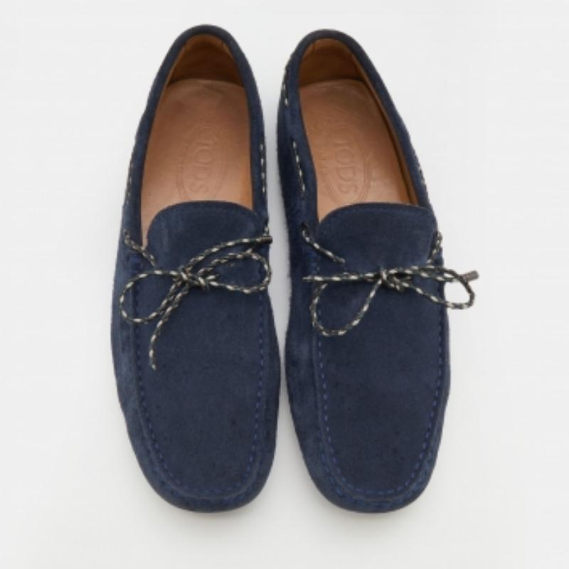Tod's Marineblauer Slip On Loafers aus Wildleder mit Schleife Größe 42 (Schwarz) im Angebot