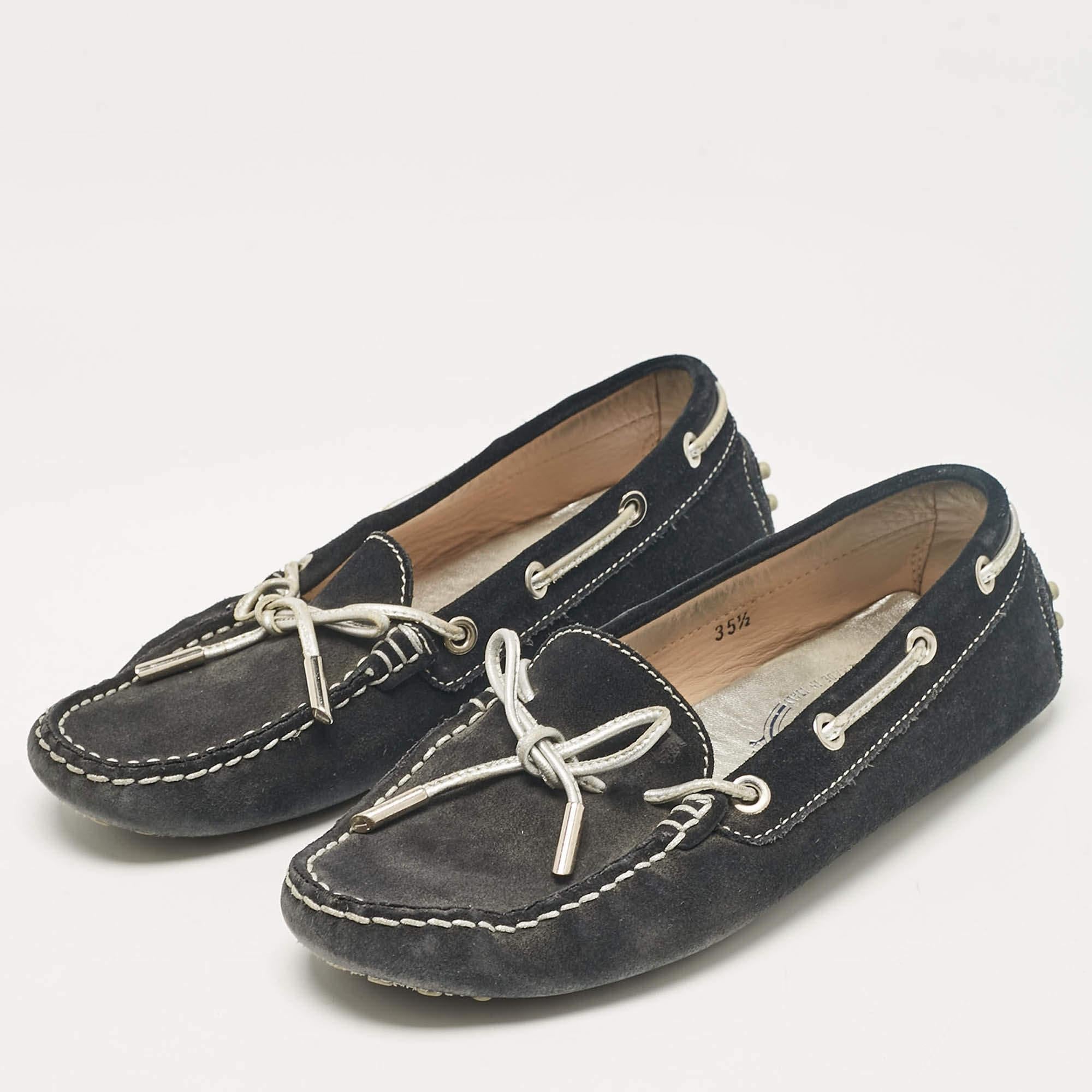 To perfectly complement your attires we bring you this pair of loafers that speak nothing but style. The shoes have been crafted with skill and are designed to be easy to slip on. They are just the right choice to complement your fashionable side.