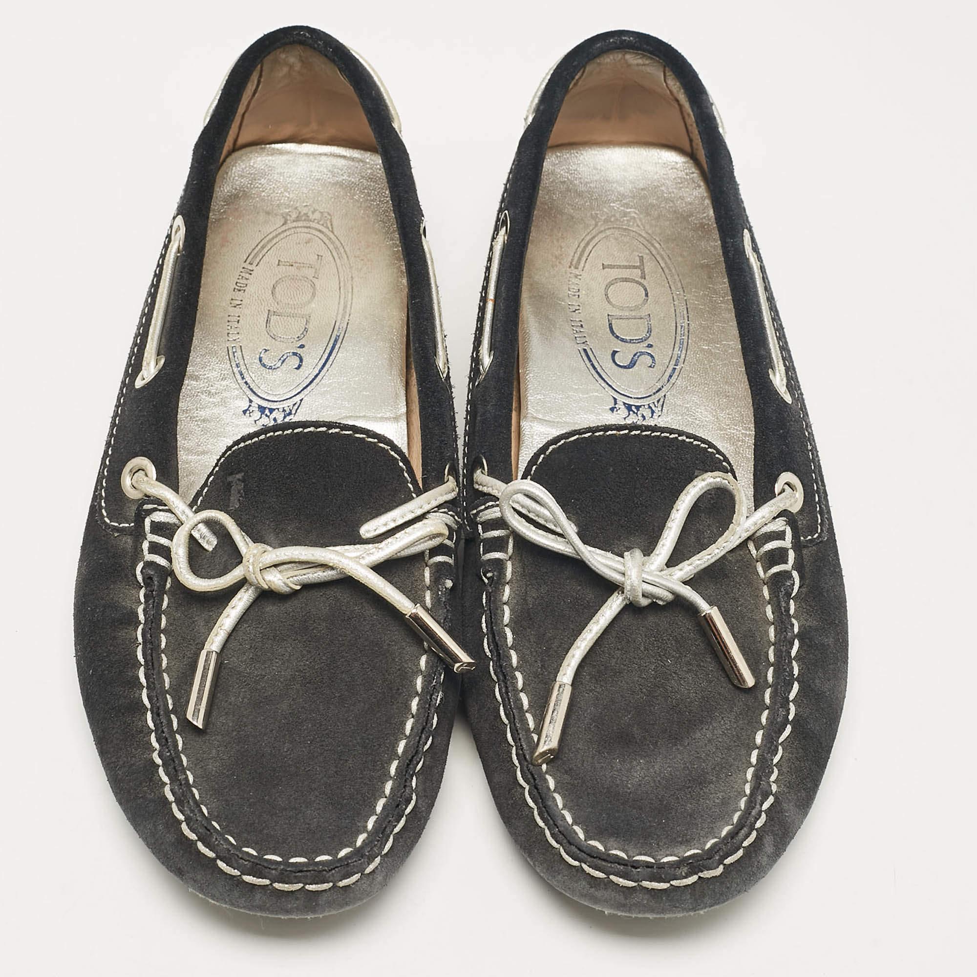 Black Tod's Navy Blue Suede Gommino Loafers Size 35.5 For Sale