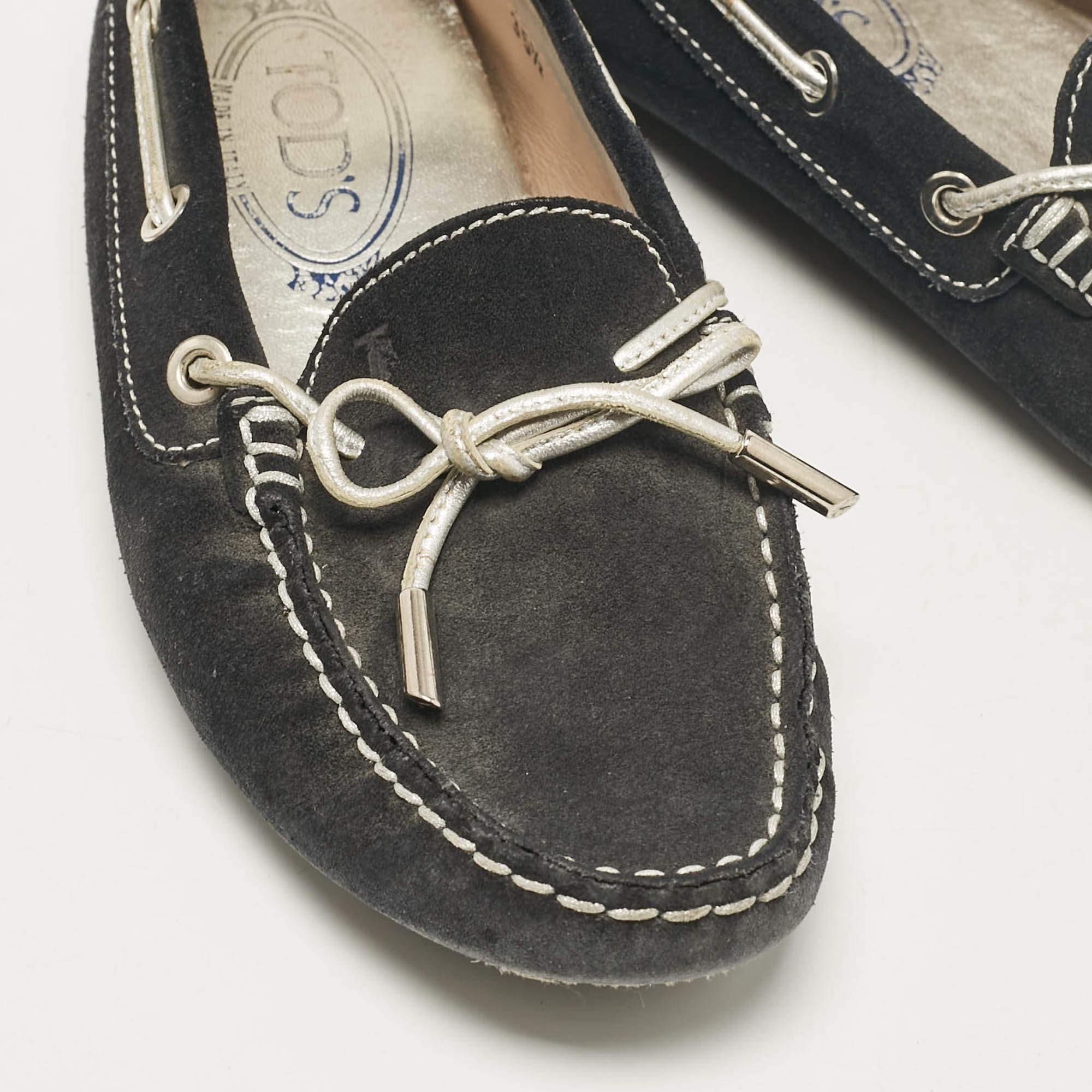 Tod's Navy Blue Suede Gommino Loafers Size 35.5 For Sale 2