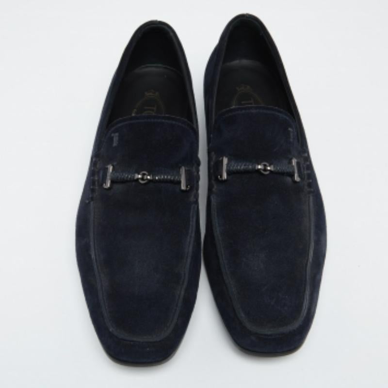 Tod's Marineblauer Wildleder Slip On Loafers Slip On Größe 42 im Zustand „Relativ gut“ im Angebot in Dubai, Al Qouz 2