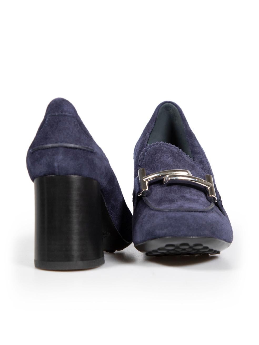 Tod's Navy Suede Double T Buckle Loafer Pumps Size IT 35.5 In New Condition For Sale In London, GB