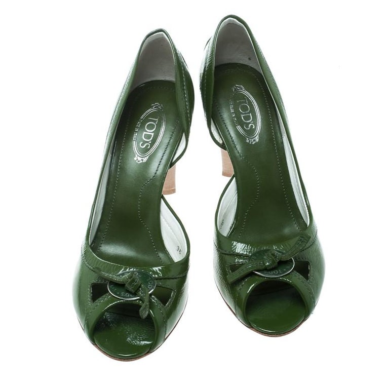 Tod's Olive Green Leather D'orsay Pumps Size 36 For Sale at 1stdibs